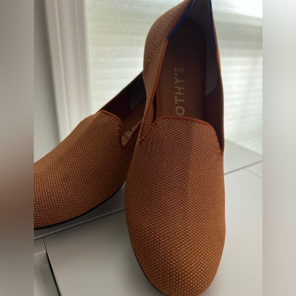 Rothy’s Loafer- (runs narrow). Color is a mix between pumpkin and chestnut.